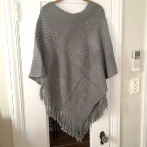 Justin & Taylor Gray Woven Crochet Fringe Wrap Poncho Shawl NWT